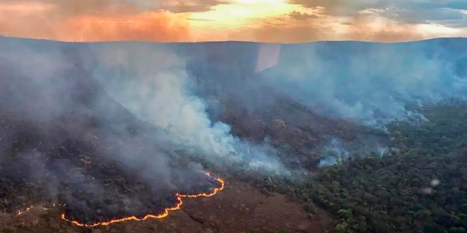 Incêndio na Chapada dos Veadeiro