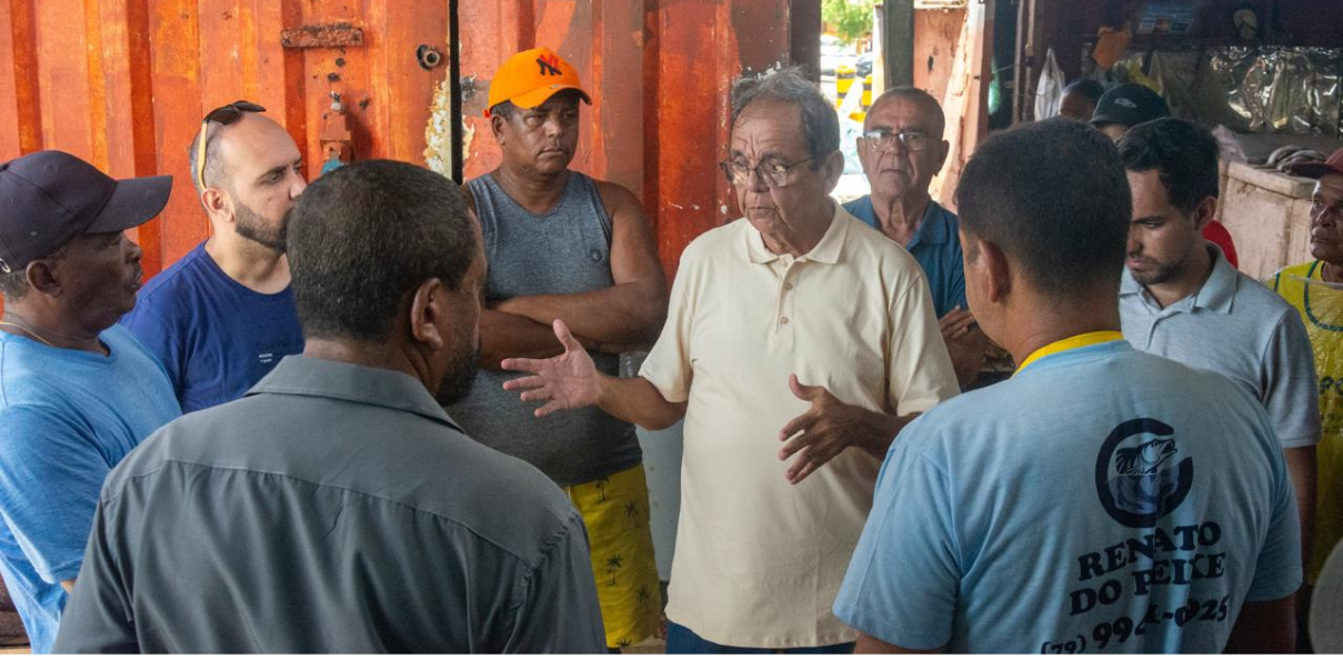 Terminal Pesqueiro de Aracaju: Emsurb se reúne com comerciantes de pescados para organizar o local